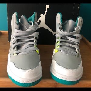 Nike Women’s Jordan Sneakers 7Y (fits 8.5)